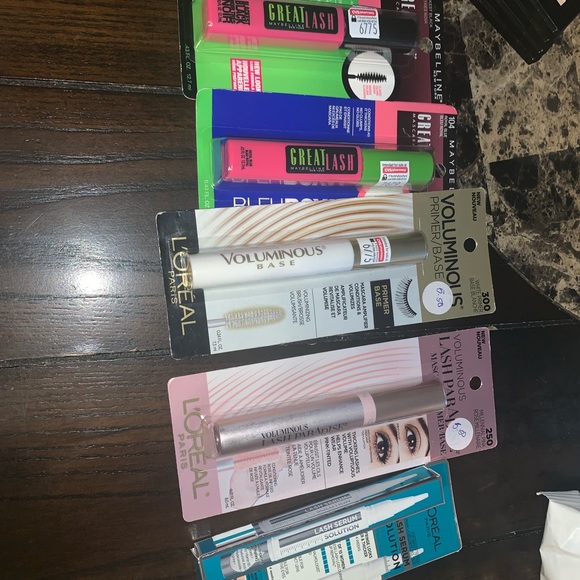 Makeup - Picture 2 of 5